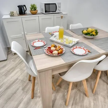 Margaret House Apartament
