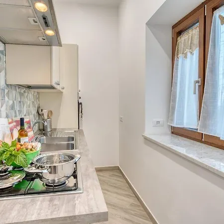 Apartament Margaret House *